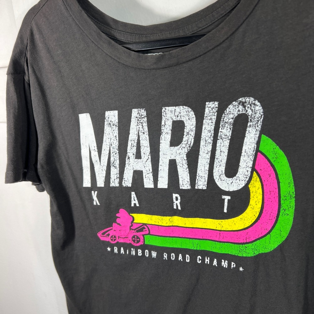 Nintendo Mario Kart Rainbow Road Champ Graphic T-Shirt Gray Small RN111647